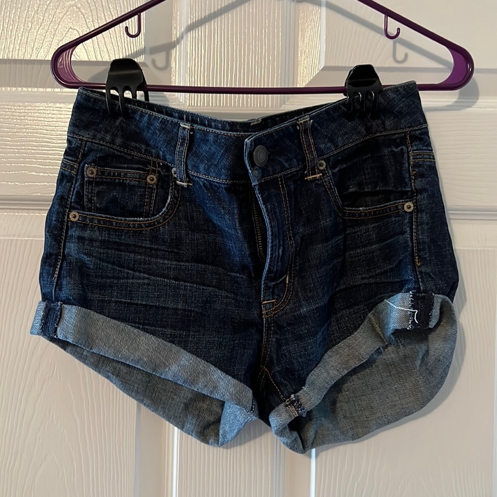 American Eagle short booty denim jean shorts folded size 2 jeans